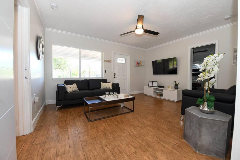 4Br Home, Hot Tub, Near Beach & Wilton Manors フォート・ローダーデール エクステリア 写真